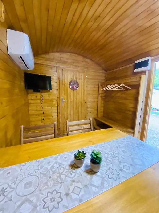 Camping Oliana Campsite
